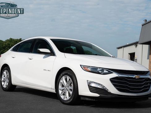 Used 2022 Chevrolet Malibu LT image 1