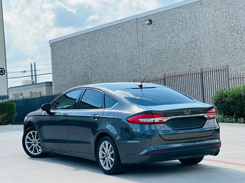 Used 2017 Ford Fusion SE FWD image 7