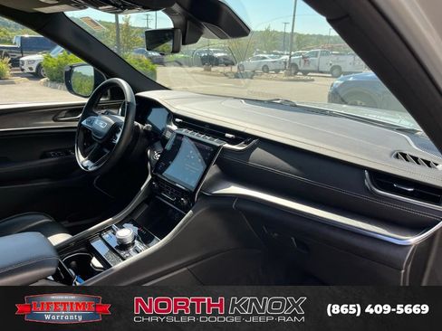 Used 2024 Jeep Grand Cherokee L Overland w/ Advanced Protech Group III AWD/4WD image 29
