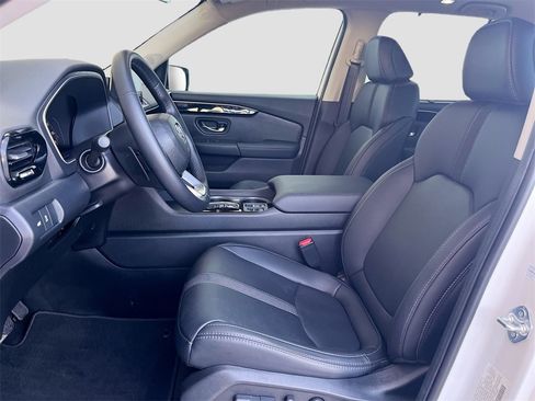 Used 2024 Honda Pilot Touring image 20