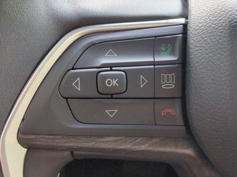 Used 2025 Jeep Grand Cherokee Limited RWD image 24