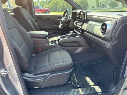 Used 2023 Chevrolet Colorado LT w/ LT Convenience Package image 10