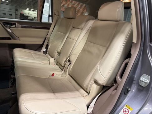 Used 2019 Lexus GX 460 Premium w/ Premium Package image 33