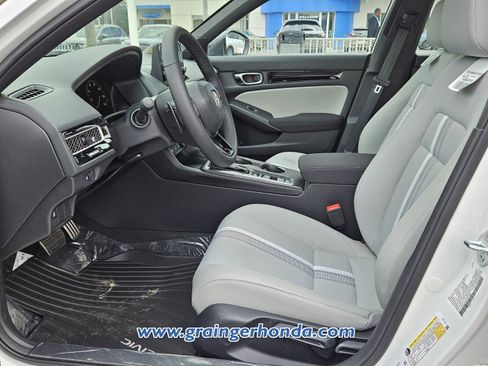 Used 2025 Honda Civic Sport image 9