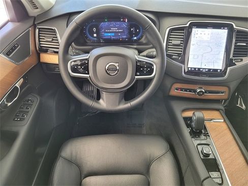 Certified 2025 Volvo XC90 B6 Ultra image 17