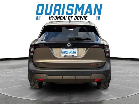 Used 2025 Nissan Kicks SR image 5