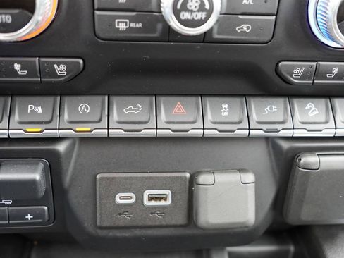 Used 2020 GMC Sierra 1500 AT4 w/ AT4 Premium Package image 30