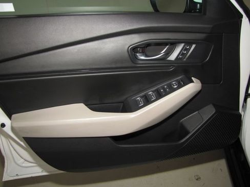 Certified 2025 Honda Accord EX-L image 10