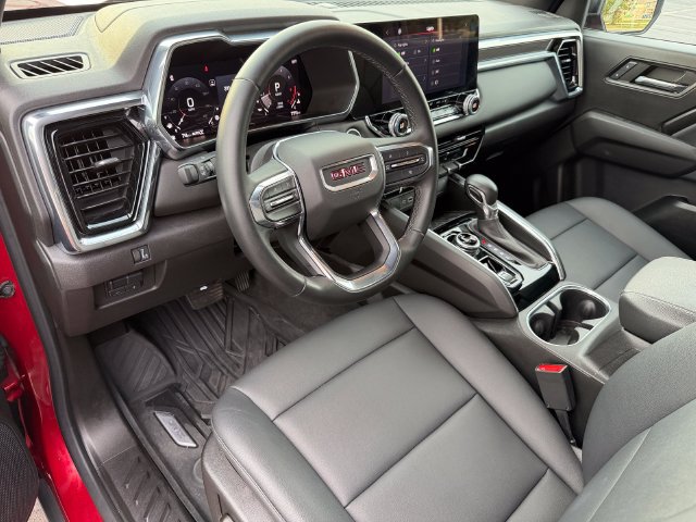 Used 2024 GMC Canyon Elevation w/ Elevation Premium Package AWD/4WD image 14