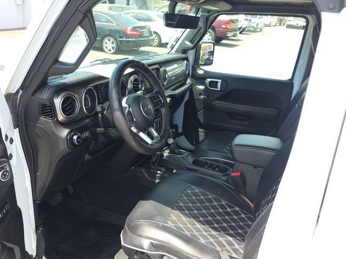 Used 2021 Jeep Wrangler Unlimited Sahara AWD/4WD image 22