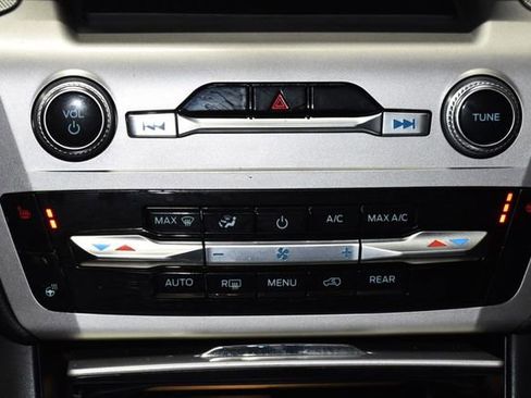 Used 2022 Ford Explorer XLT w/ Equipment Group 202A image 18