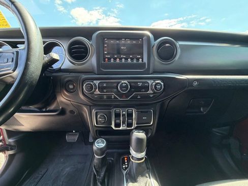 Used 2021 Jeep Wrangler Unlimited Sport AWD/4WD image 19