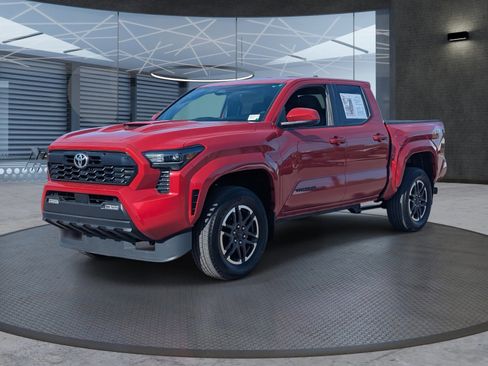 Used 2024 Toyota Tacoma TRD Sport image 2