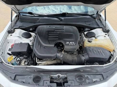 Used 2022 Chrysler 300 Touring w/ Sport Appearance Package AWD/4WD image 11