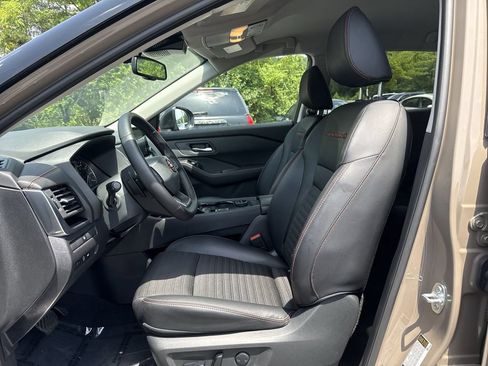 Used 2025 Nissan Rogue SV w/ Rock Creek Premium Package AWD/4WD image 13