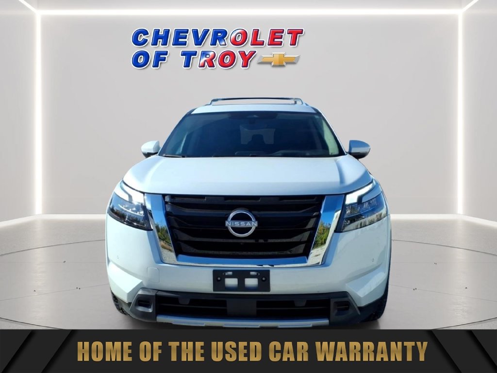 Used 2025 Nissan Pathfinder Platinum w/ Cargo Package AWD/4WD image 2