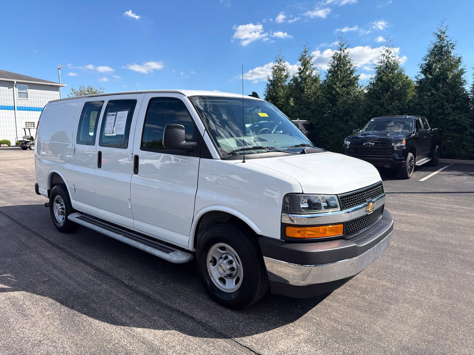 Used 2025 Chevrolet Express 2500 w/ Driver Convenience Package RWD image 7