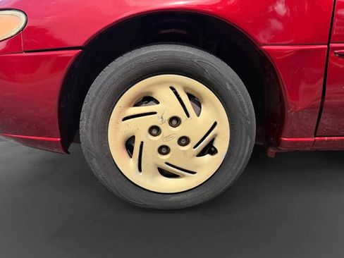 Used 2002 Ford Escort Sedan FWD image 9