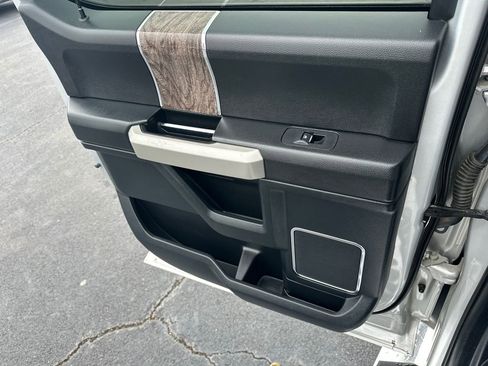 Used 2018 Ford F250 Lariat w/ Lariat Value Package AWD/4WD image 21