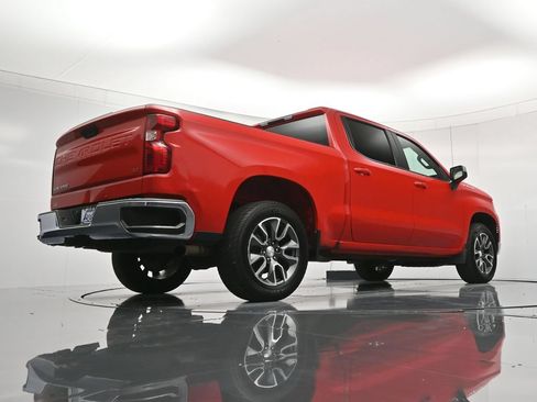 Used 2022 Chevrolet Silverado 1500 LT AWD/4WD image 41