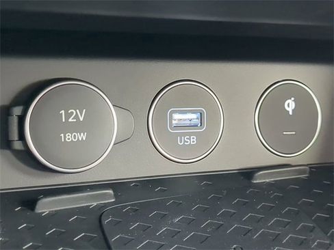 Used 2025 Genesis G70 2.5T w/ Sport Prestige Package image 21