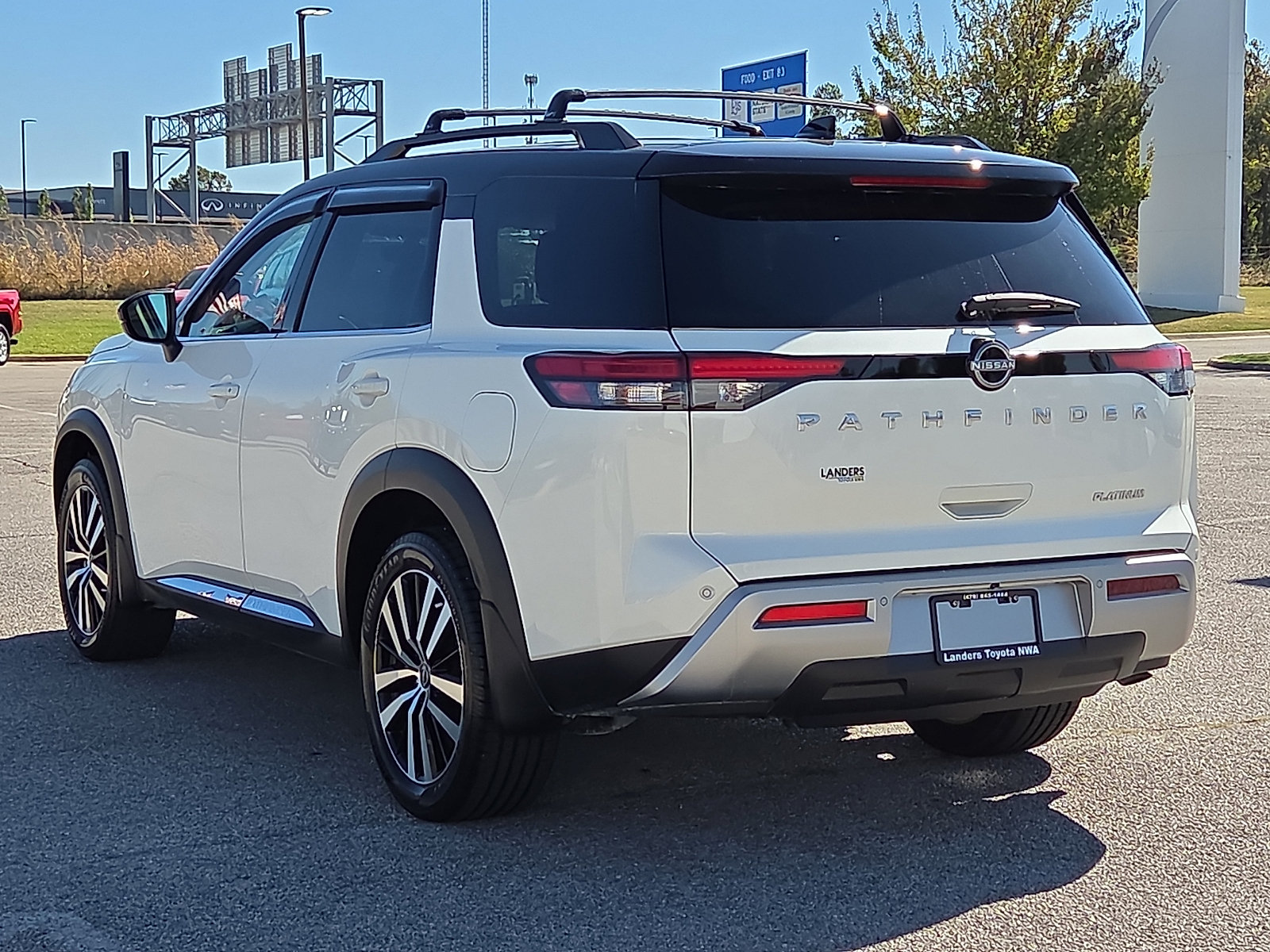 Used 2024 Nissan Pathfinder Platinum w/ Cargo Package FWD image 4