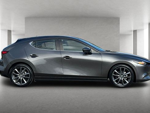 Used 2019 MAZDA MAZDA3 Hatchback w/ Preferred Package image 3