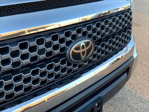 Used 2018 Toyota Tundra SR5 w/ SR5 Upgrade Package RWD image 29