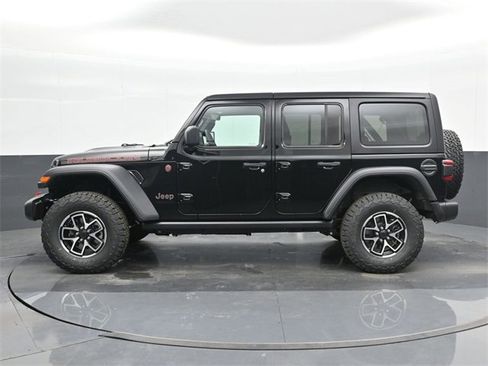 Used 2024 Jeep Wrangler Unlimited Rubicon w/ Technology Group image 10