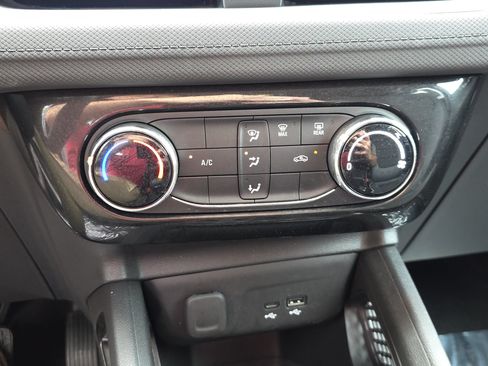 Used 2025 Chevrolet TrailBlazer LT AWD/4WD image 21