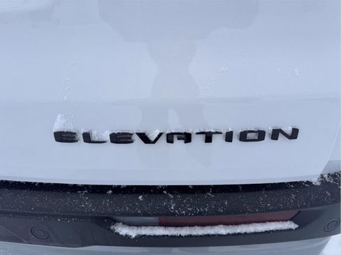 Used 2025 GMC Acadia Elevation image 10