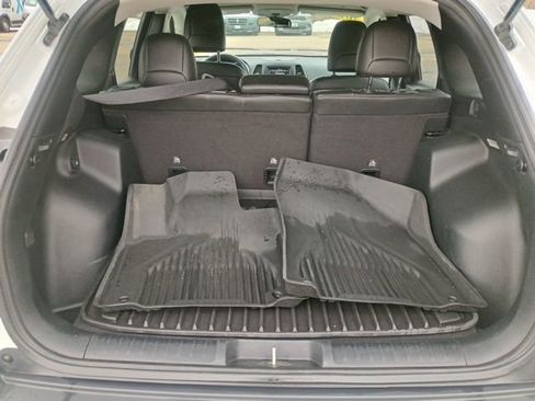 Used 2020 Jeep Cherokee Latitude Plus FWD image 18