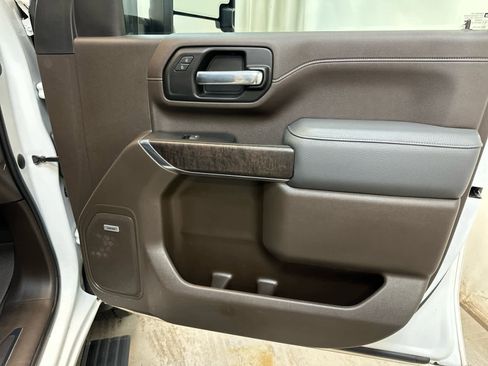 Used 2023 GMC Sierra 3500 Denali w/ Denali Ultimate Package image 27