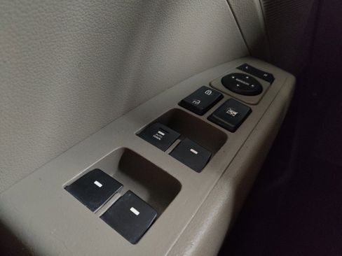 Used 2019 Hyundai Elantra SE FWD image 27