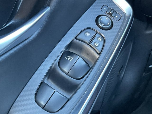 Used 2025 Nissan Sentra SR w/ SR Premium Package FWD image 34
