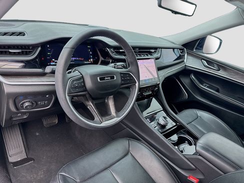 Used 2023 Jeep Grand Cherokee 4WD 4xe w/ Luxury Tech Group II image 7