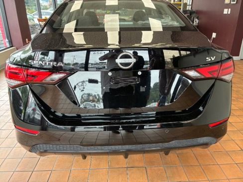 Used 2024 Nissan Sentra SV FWD image 10