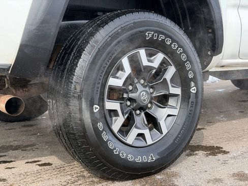 Used 2022 Toyota Tacoma TRD Off-Road image 23