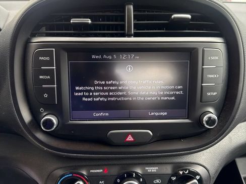 Used 2022 Kia Soul LX FWD image 5