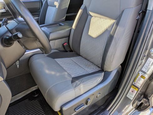 Used 2016 Toyota Tundra SR5 w/ SR5 Upgrade Package image 16