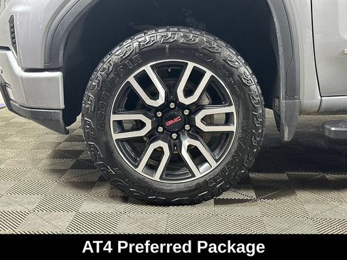 Used 2024 GMC Sierra 1500 AT4 w/ Technology Package AWD/4WD image 8