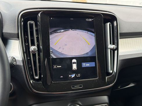 Used 2020 Volvo XC40 T4 Momentum FWD image 22