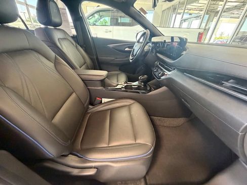 Used 2024 Buick Envista Sport Touring w/ Convenience I Package FWD image 38