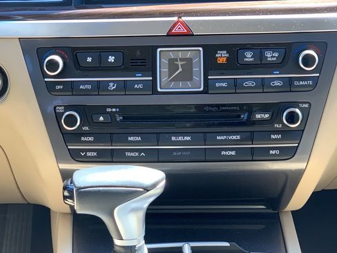Used 2018 Genesis G80 3.8 RWD image 29