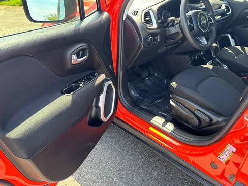 Used 2021 Jeep Renegade Sport w/ Sport Appearance Group AWD/4WD image 28