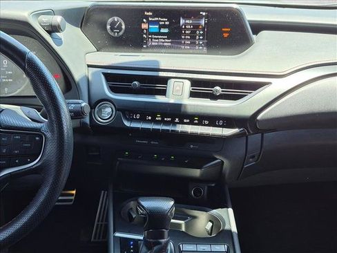 Used 2019 Lexus UX 200 FWD image 14