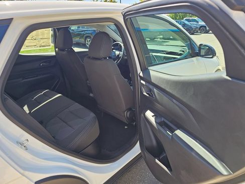 New 2027 Chevrolet Bolt LT w/ Comfort Package FWD image 15