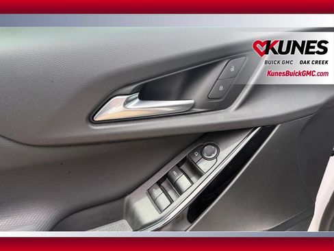 Used 2025 Chevrolet Equinox LT AWD/4WD image 9