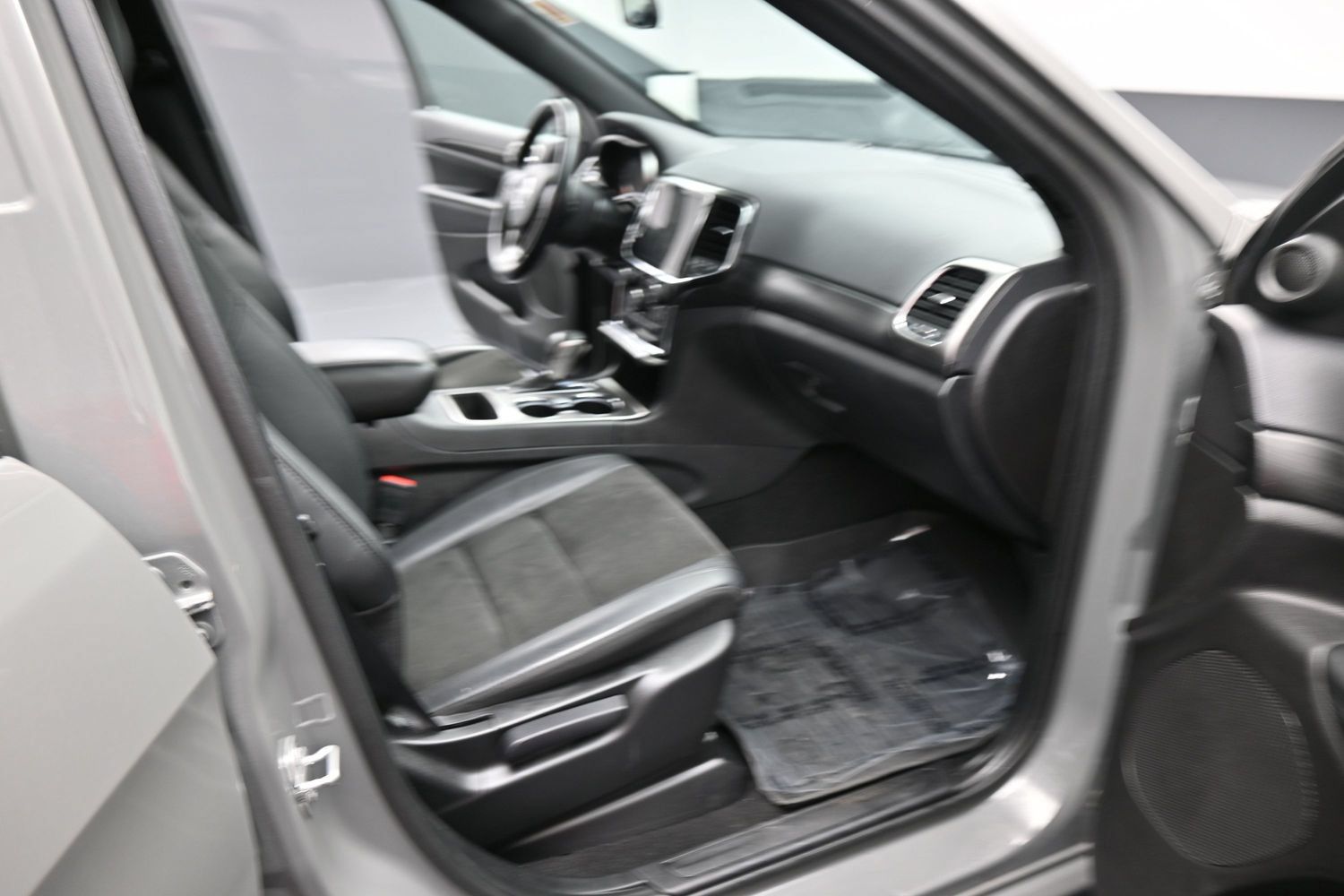 Used 2021 Jeep Grand Cherokee Laredo X AWD/4WD image 21