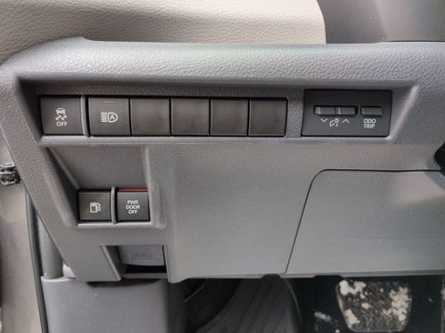 Used 2023 Toyota Sienna LE image 14